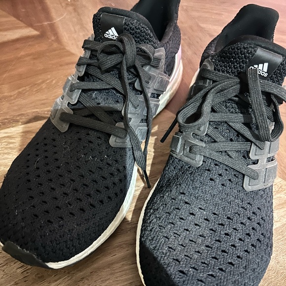 Adidas Boost Black Running Shoes - Picture 4 of 4